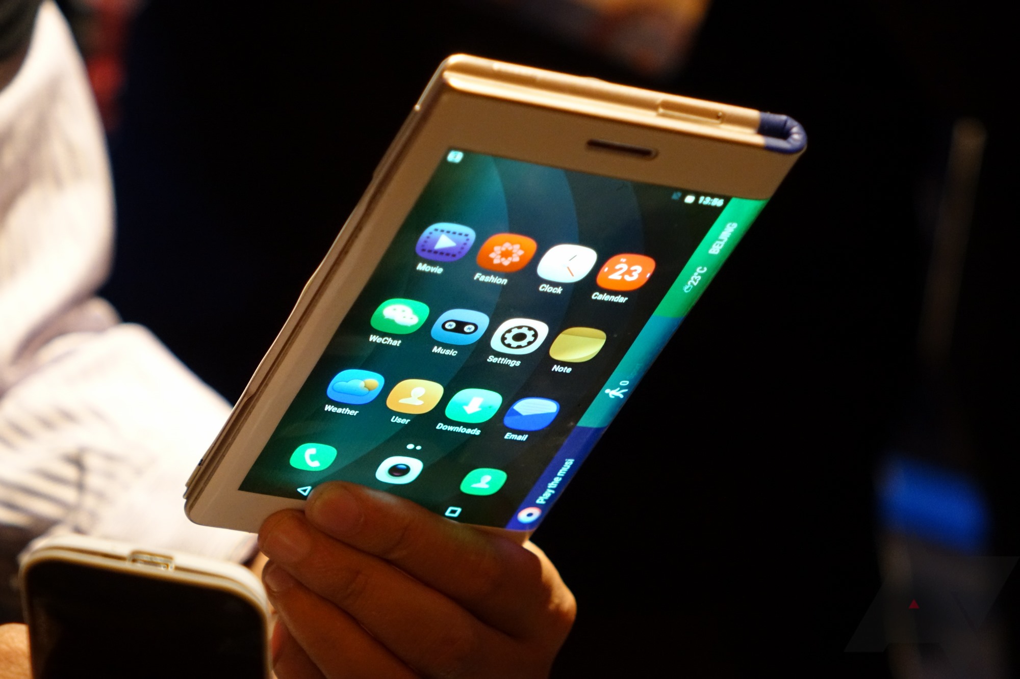 Foldable Phone Huawei seems very eager to beats Samsung smartphone market