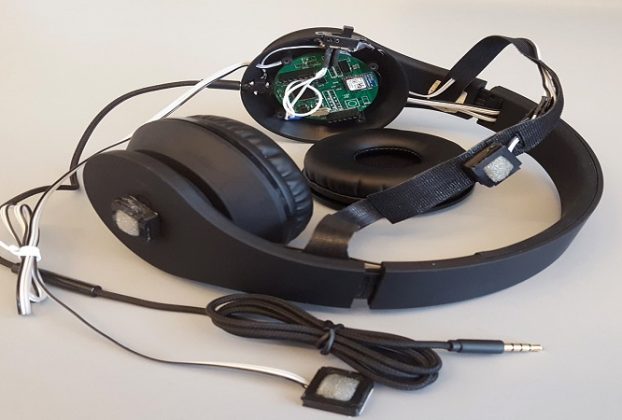 Researcher develop AI warns pedestrians wearing headphones on the street