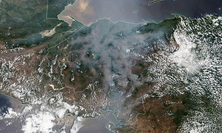 NASA captures dense smoke layer covering Honduras via satellite