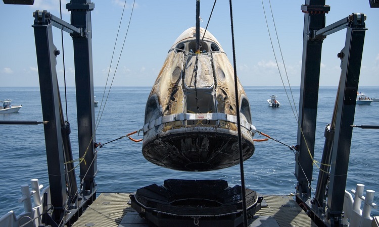 SpaceX capsule: boaters invaded the landing zone