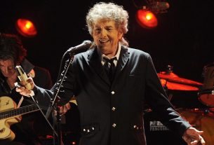 Bob Dylan sells his music rights to Universal Music