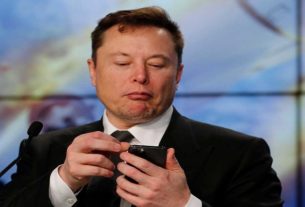 Elon Musk started an exodus from WhatsApp to Signal that caused the messaging app to crash